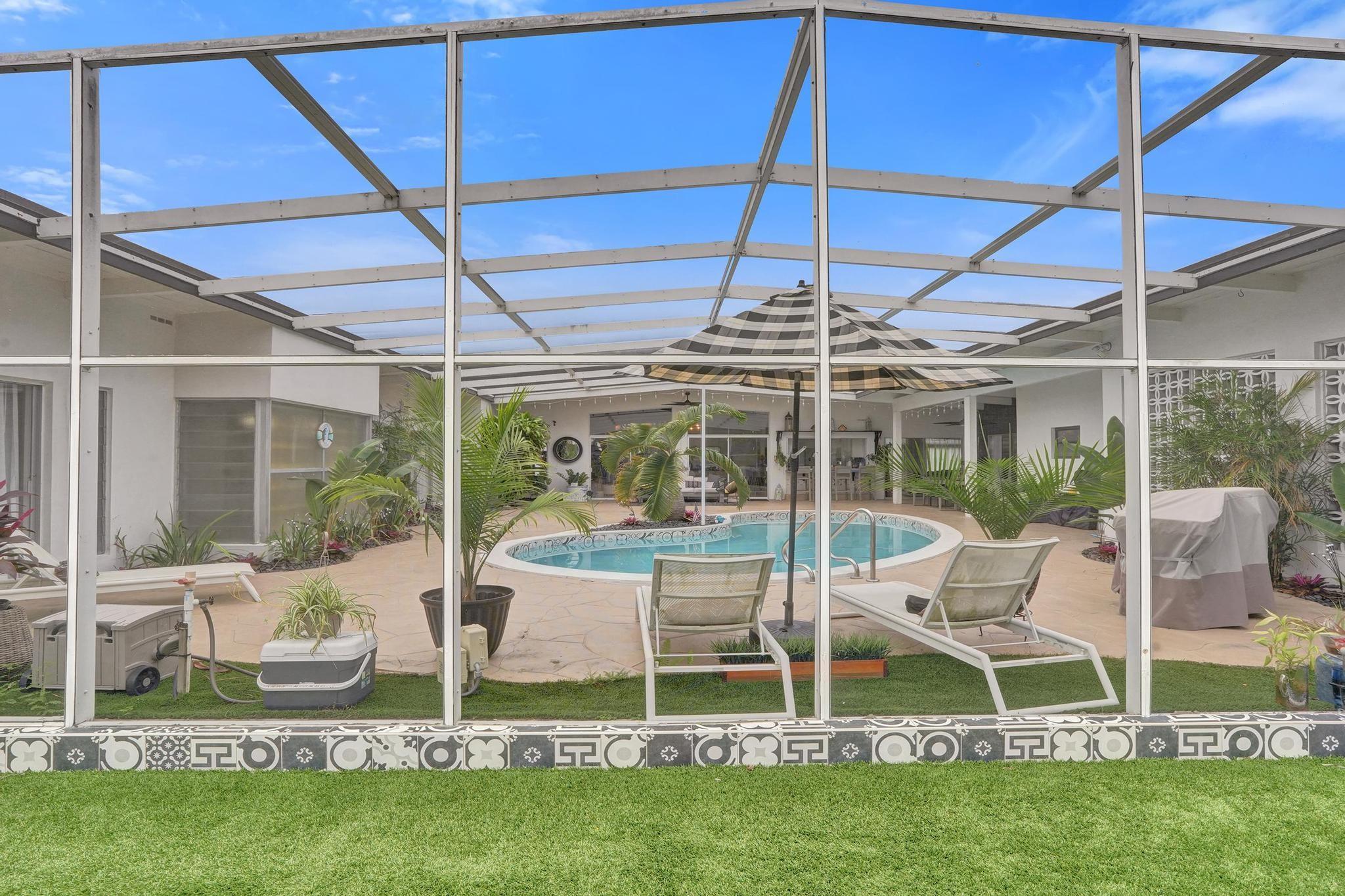 Hollywood Hills 6-22 B - Residential