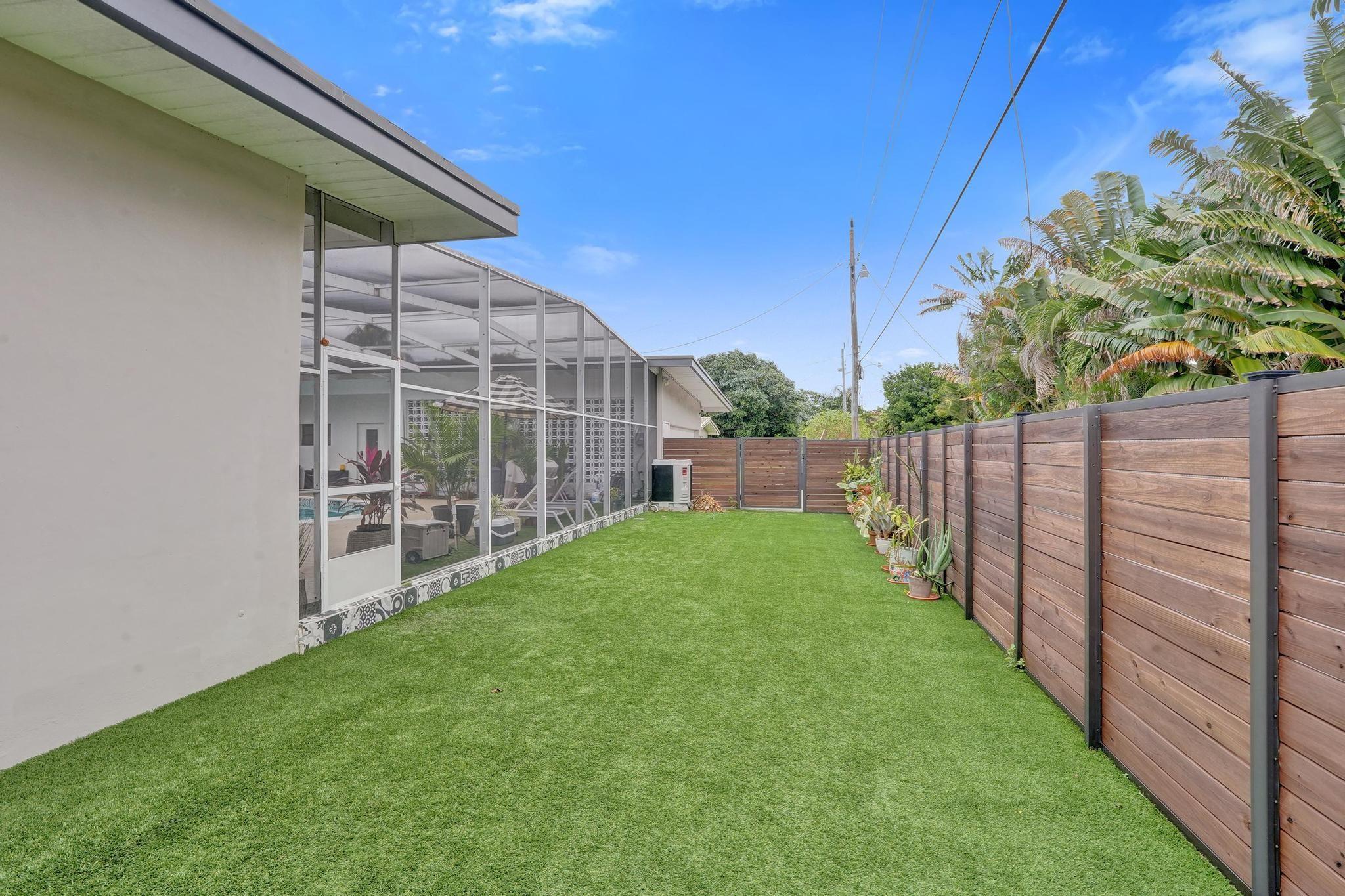 Hollywood Hills 6-22 B - Residential