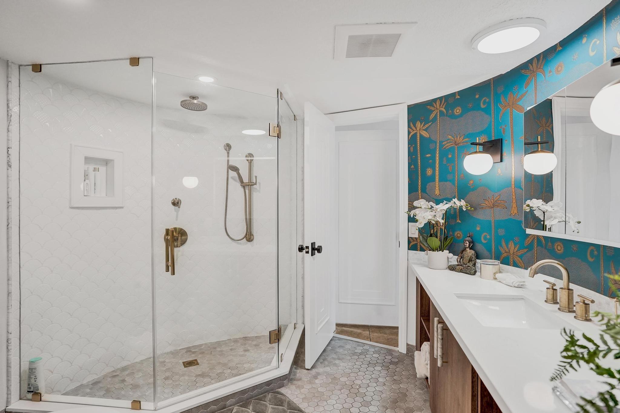 Hollywood Hills 6-22 B - Residential