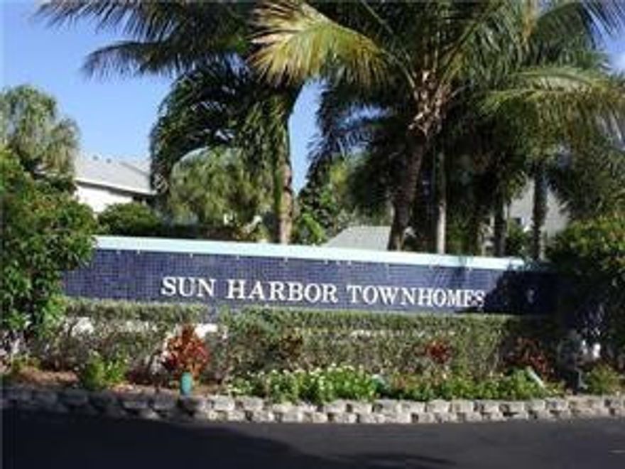 GREAT WALK-TO-BEACH LOCATION in friendly Sun Harbor Townhome community off 14th Street Cswy in NE Pompano Beach. Probable DEEPWATER DOCKAGE available for lease from other owners - No fixed bridges, minutes to Hillsboro Inlet. And close to everything... shopping, restaurants, beaches, golf, tennis, amphitheatre, movie theaters!!!