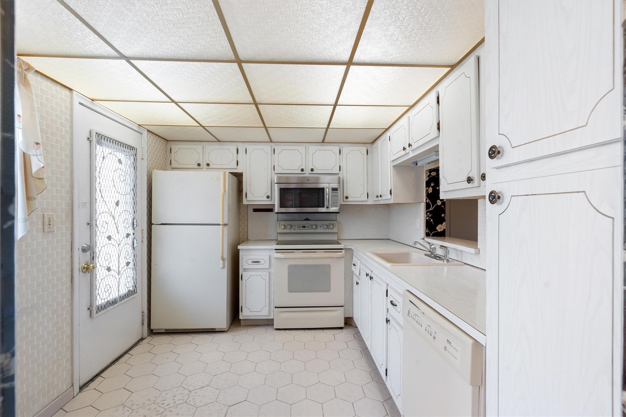 Meadowbrook Condo - Residential