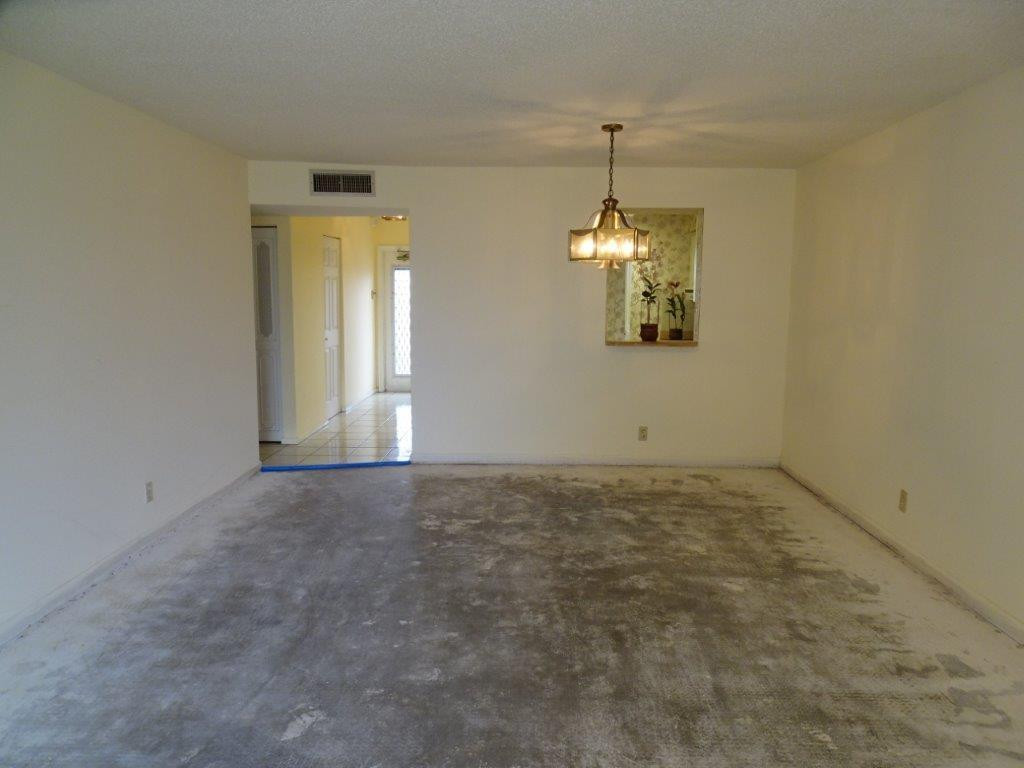 Palm Lakes Condo - Residential