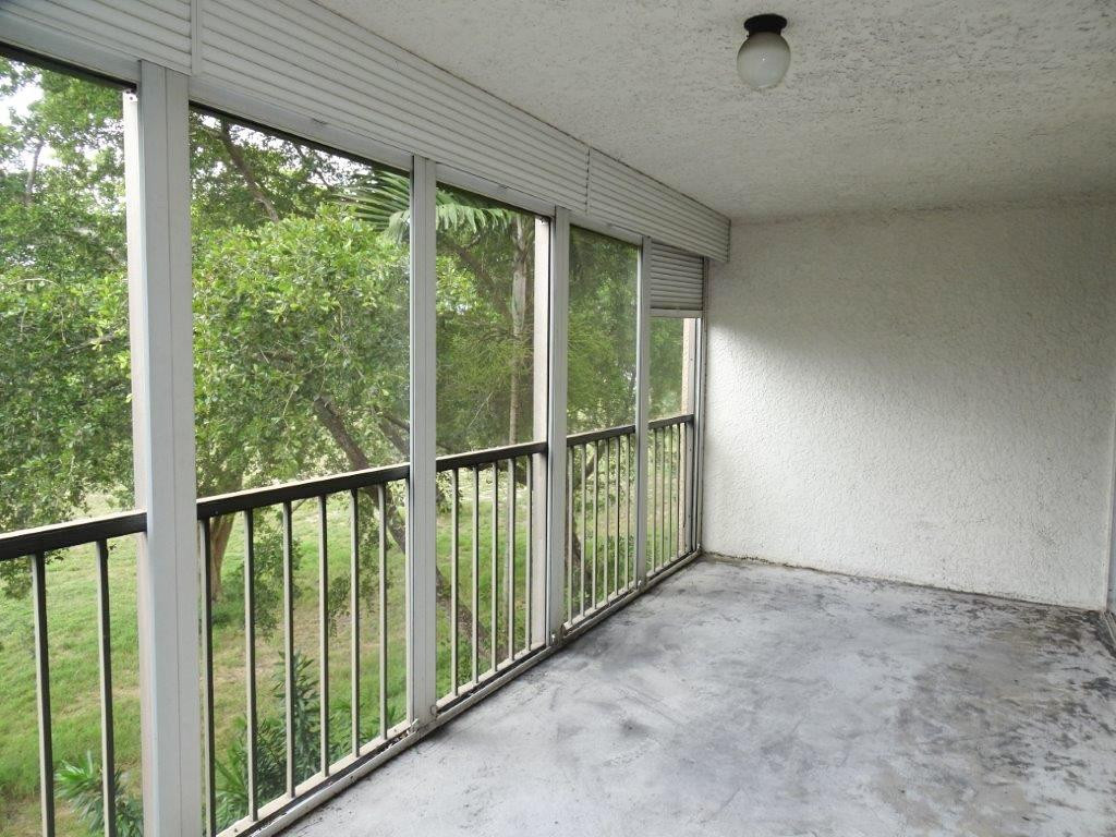 Palm Lakes Condo - Residential