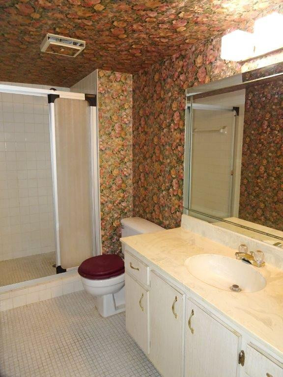 Palm Lakes Condo - Residential