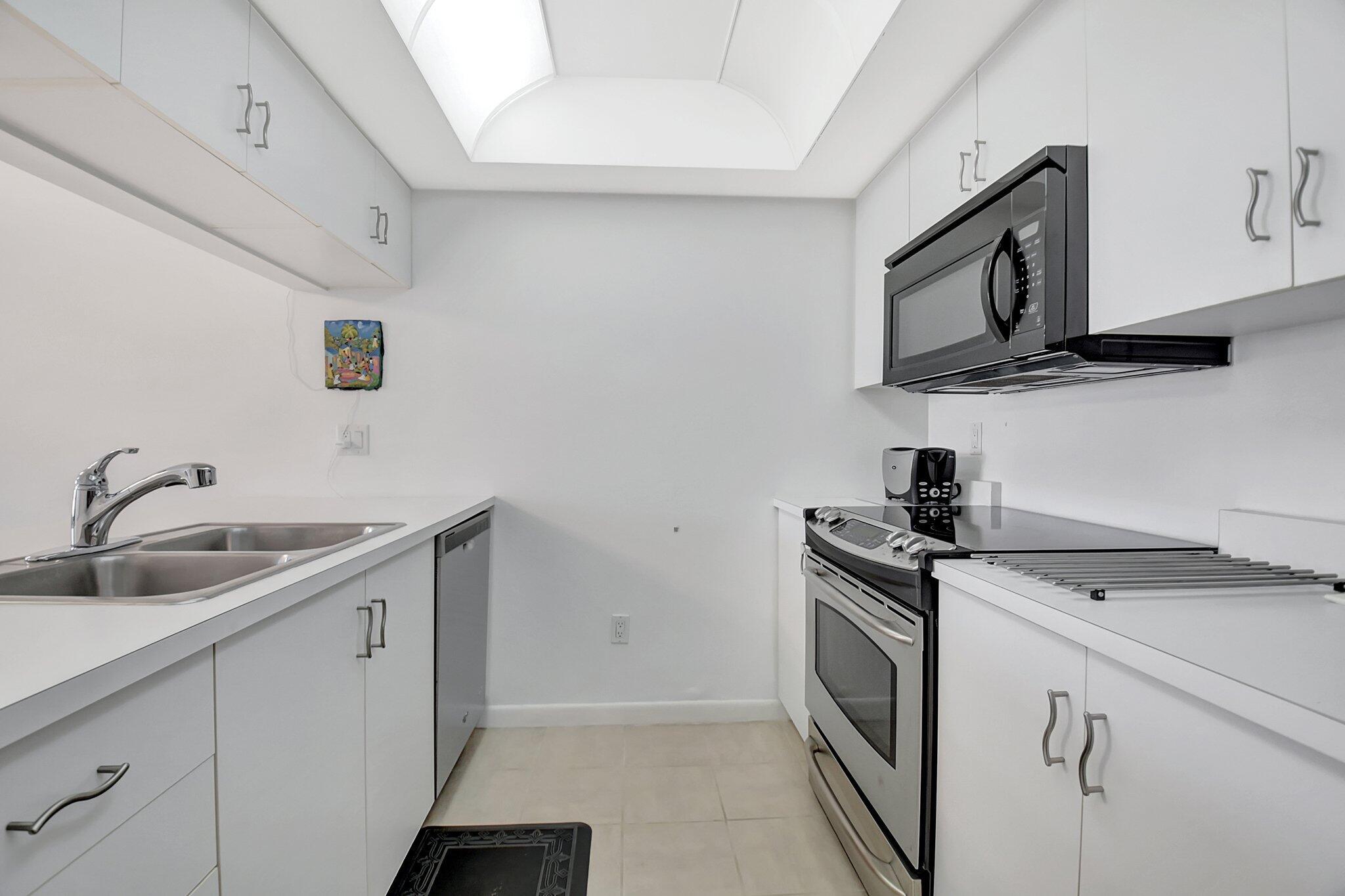 WATERSIDE VILLAGE OF PALM BEACH CONDO - Residential Lease