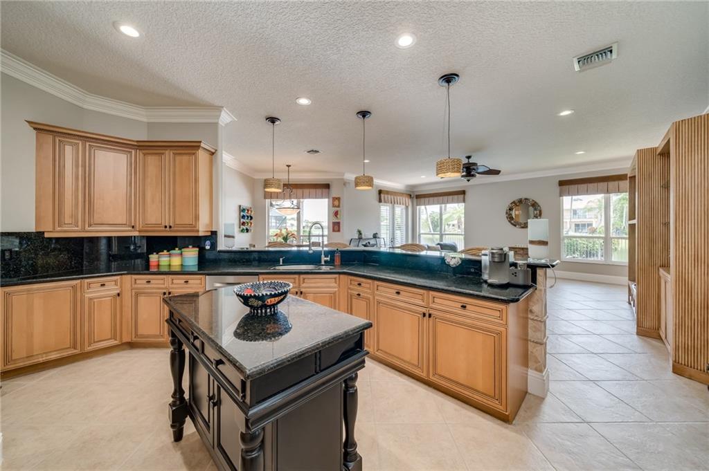 WELLINGTON SHORES - Residential