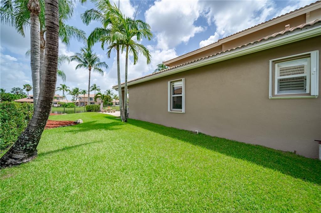 WELLINGTON SHORES - Residential