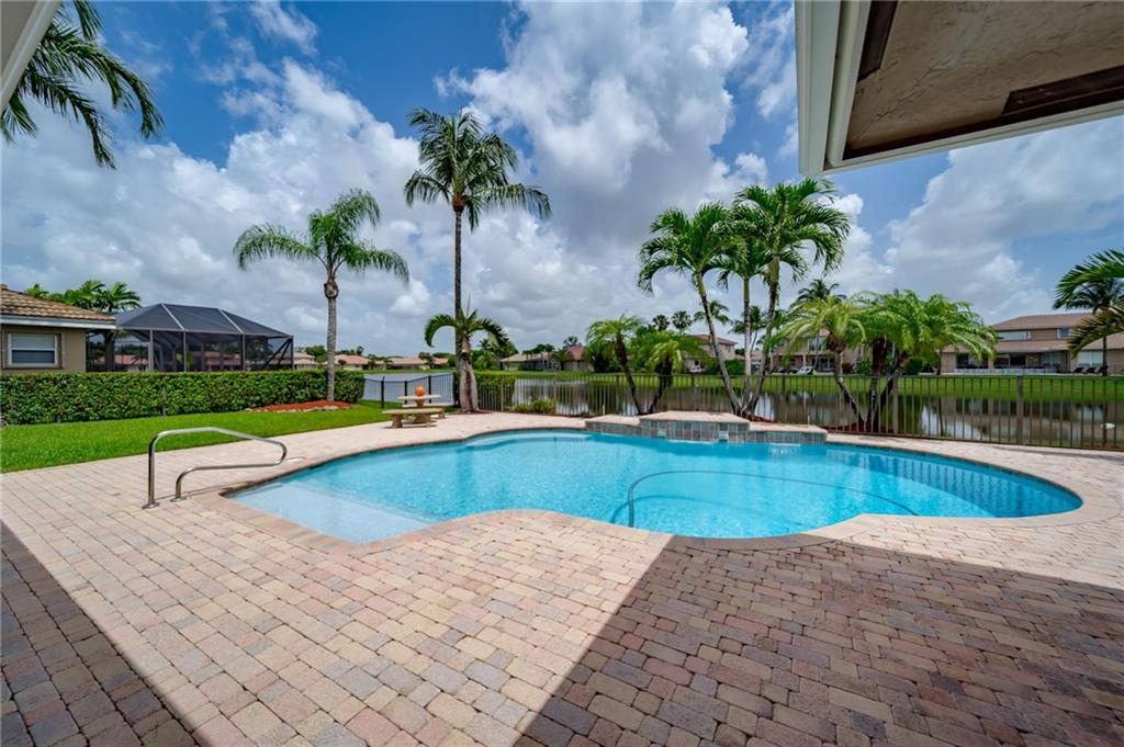 WELLINGTON SHORES - Residential