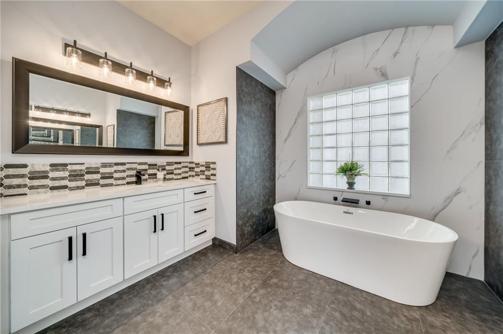 WELLINGTON SHORES - Residential