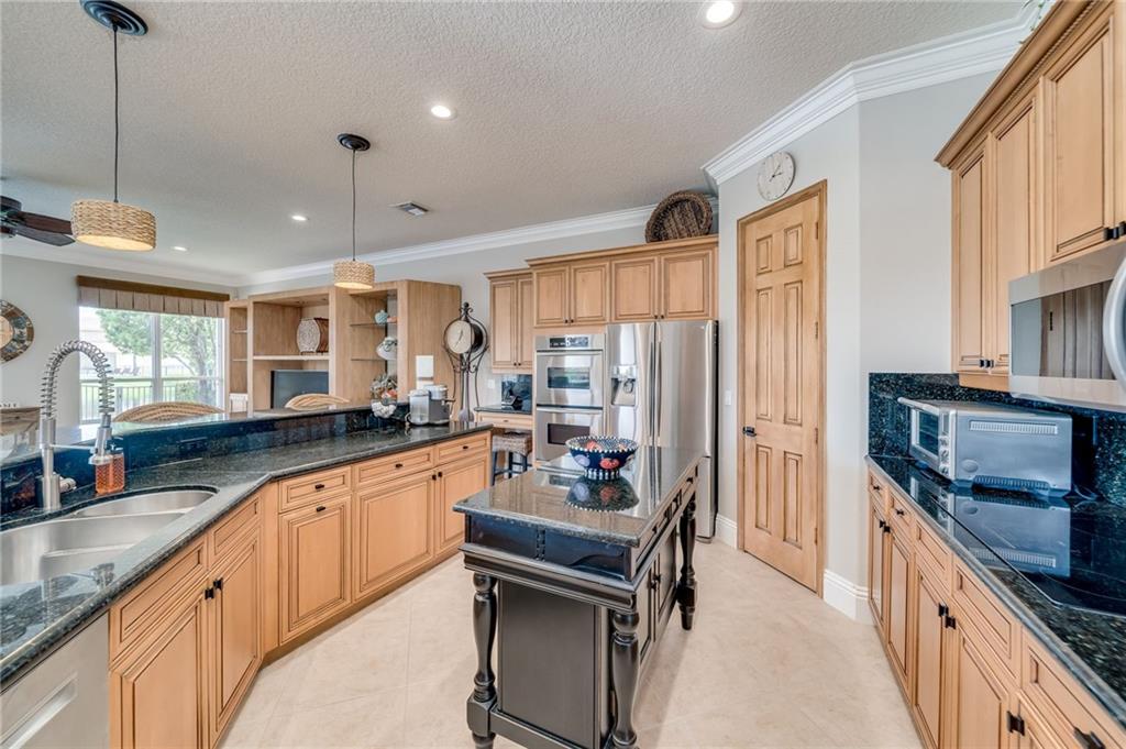 WELLINGTON SHORES - Residential