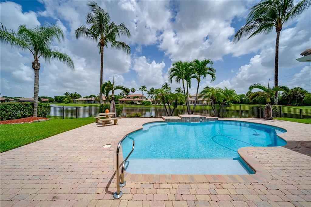 WELLINGTON SHORES - Residential