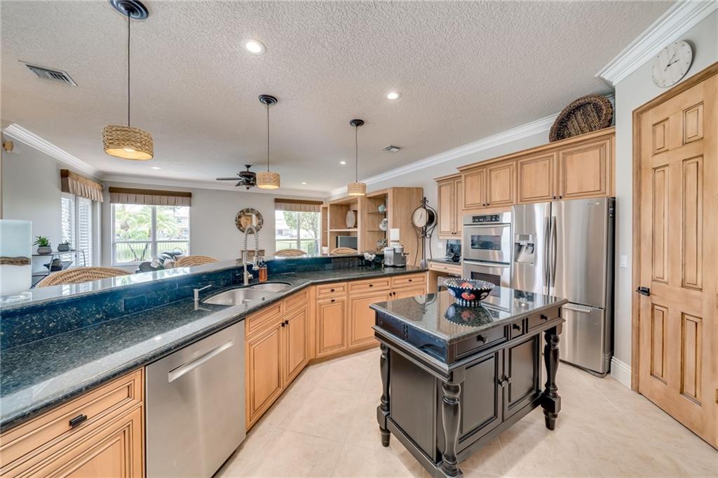 WELLINGTON SHORES - Residential