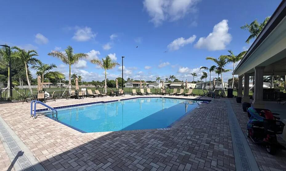 Palm Breezes Club - Residential Lease