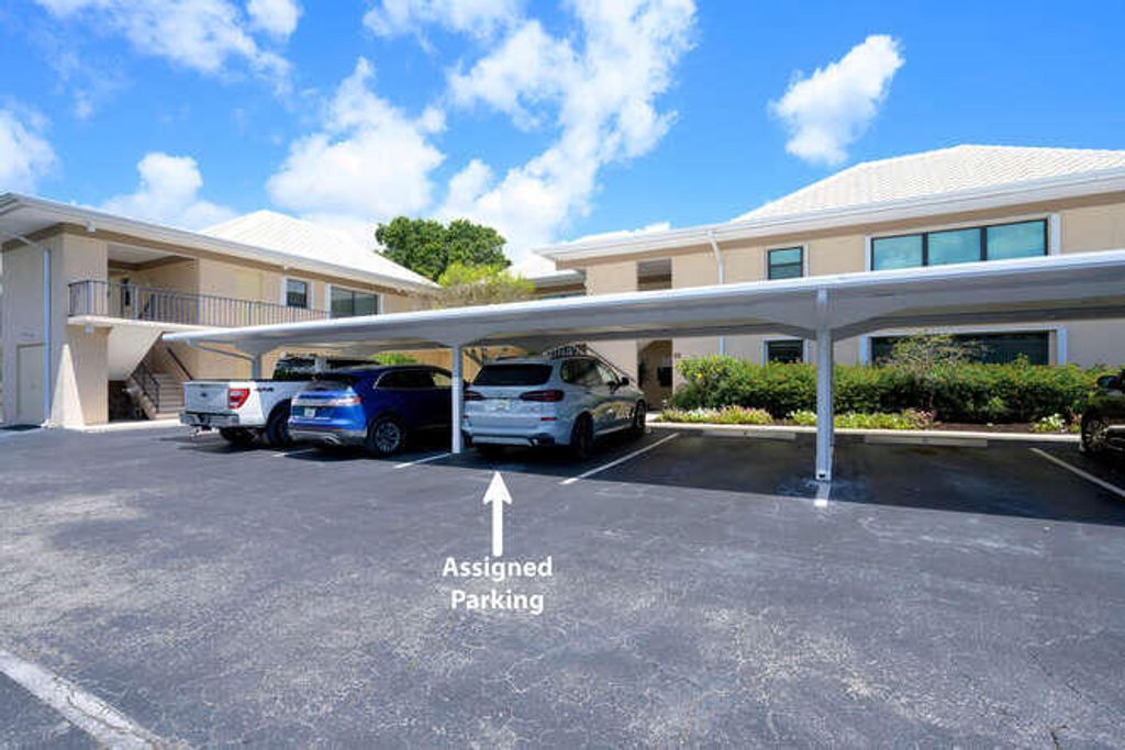 Photo of 18 SE Turtle Creek Drive #B, Jupiter, FL 33469 (MLS # R10986803)