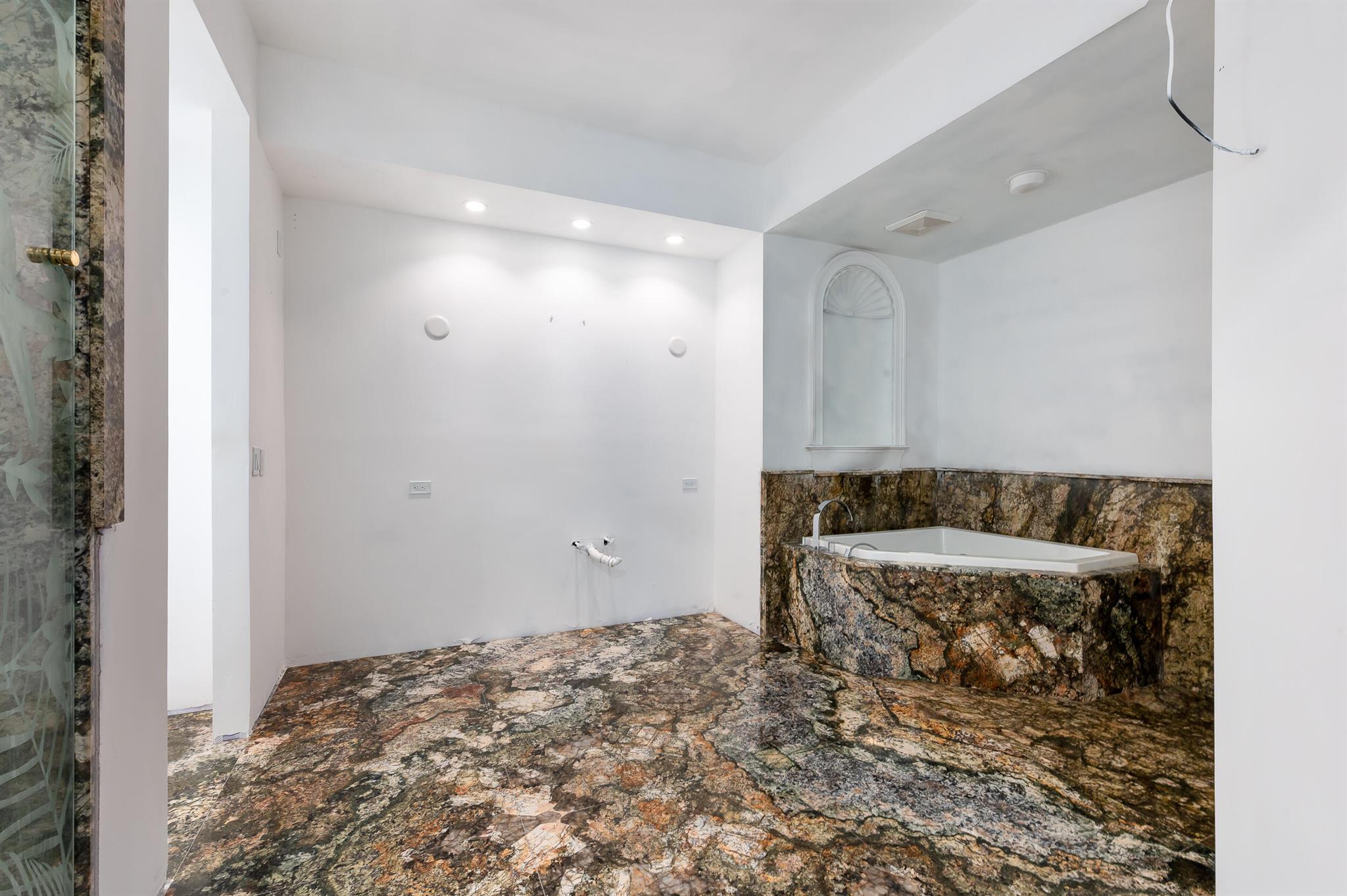 MIZNER GRAND CONDO - Residential