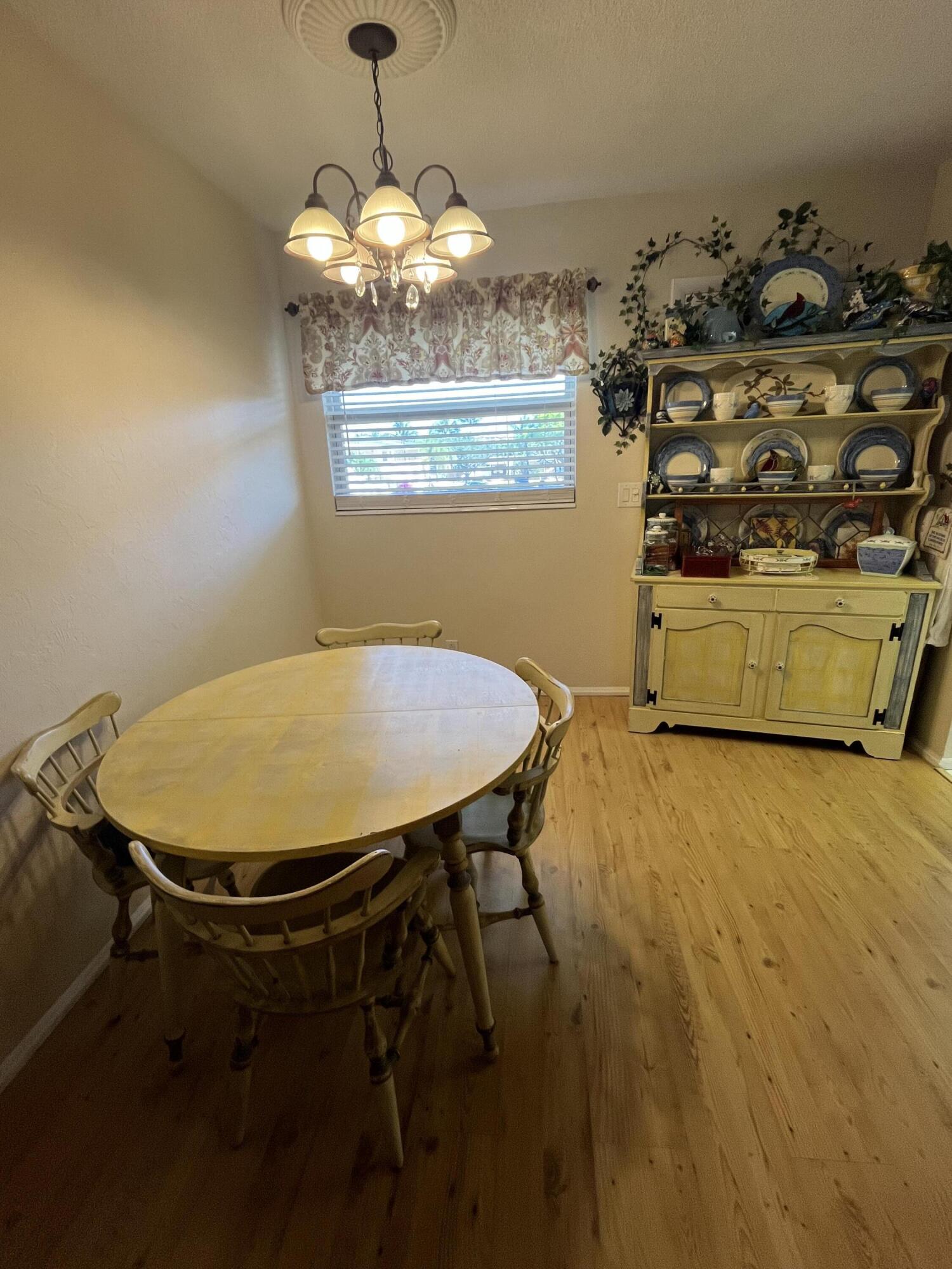 VILLAGE ROYALE - Residential