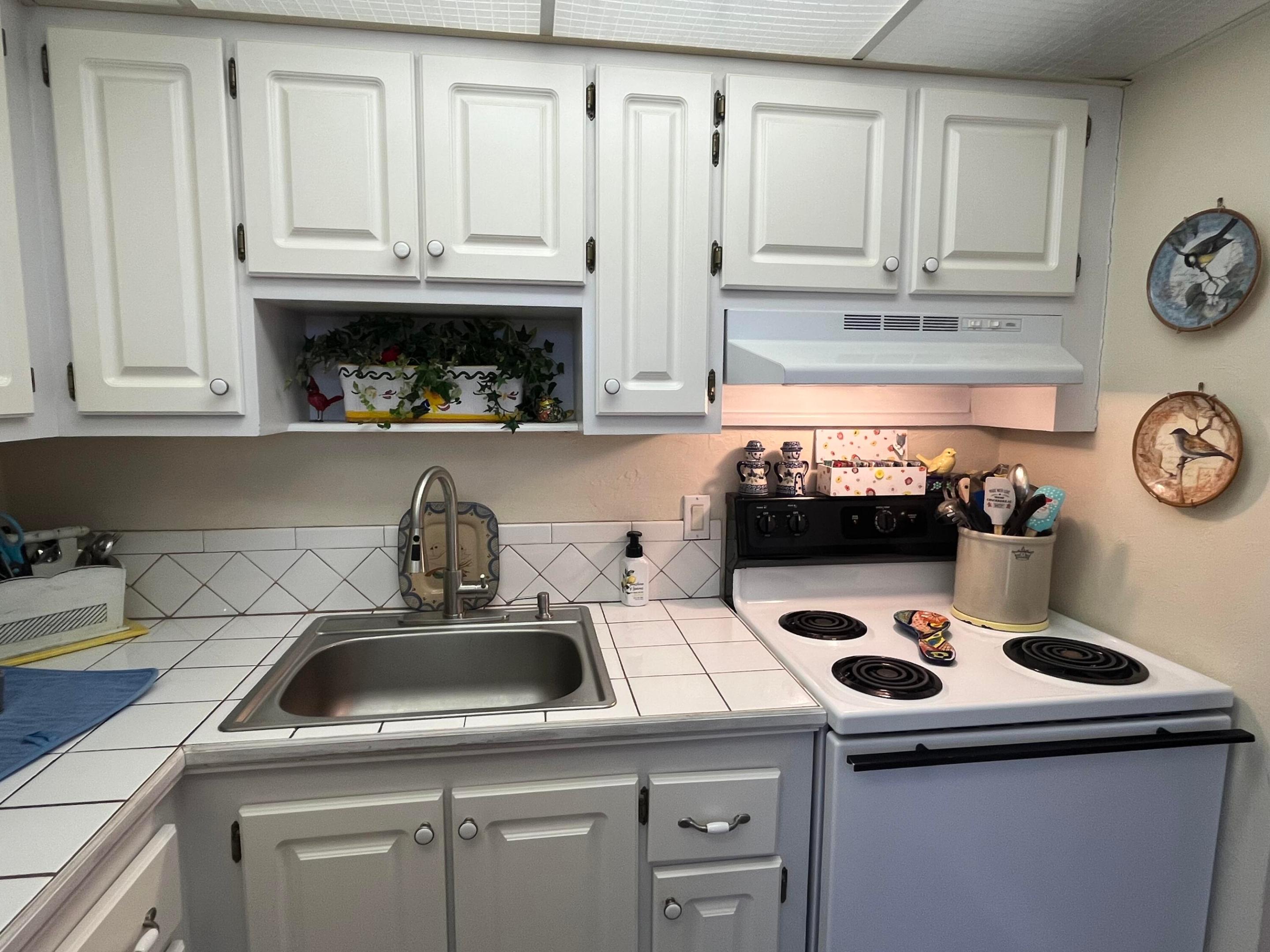 VILLAGE ROYALE - Residential