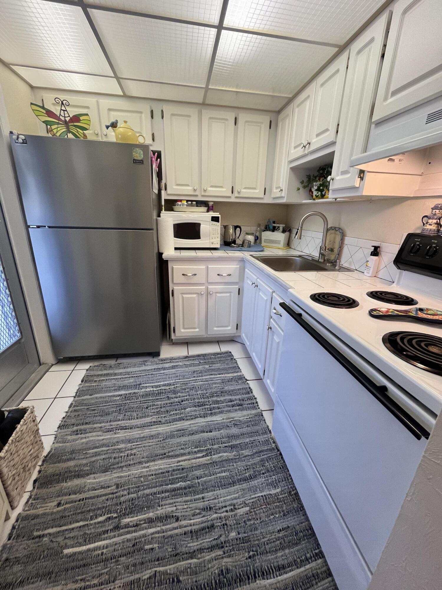 VILLAGE ROYALE - Residential