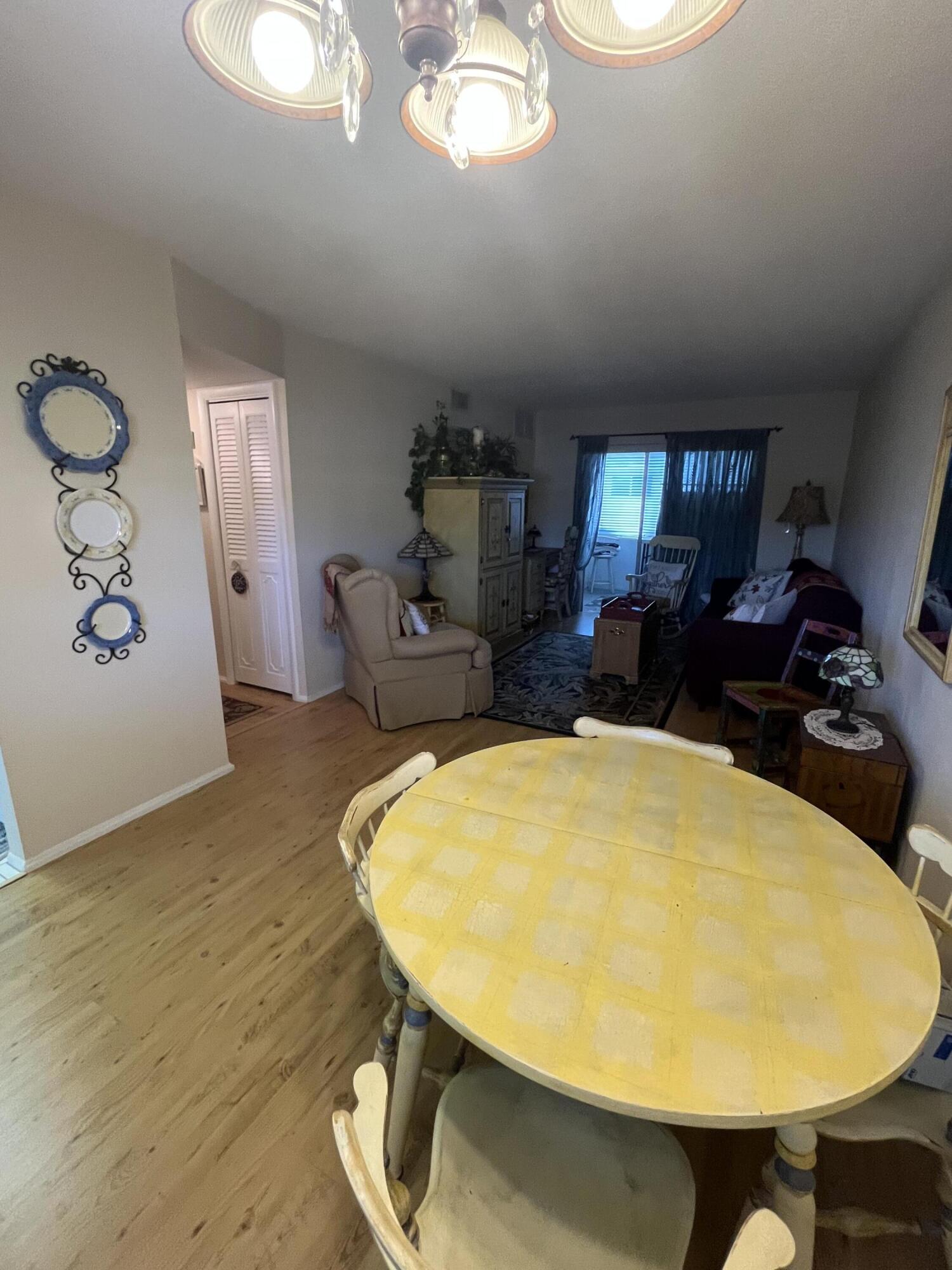 VILLAGE ROYALE - Residential