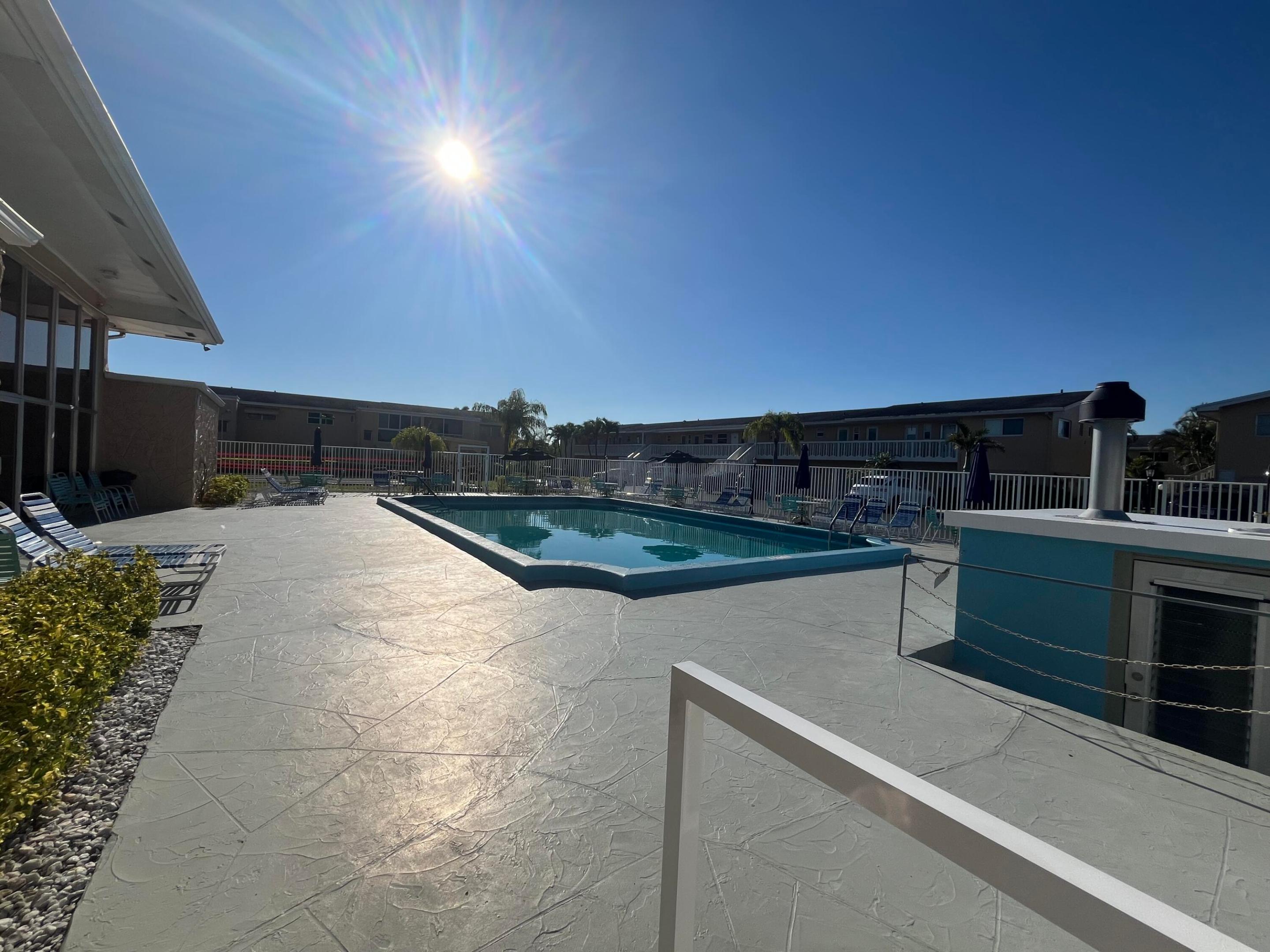 VILLAGE ROYALE - Residential