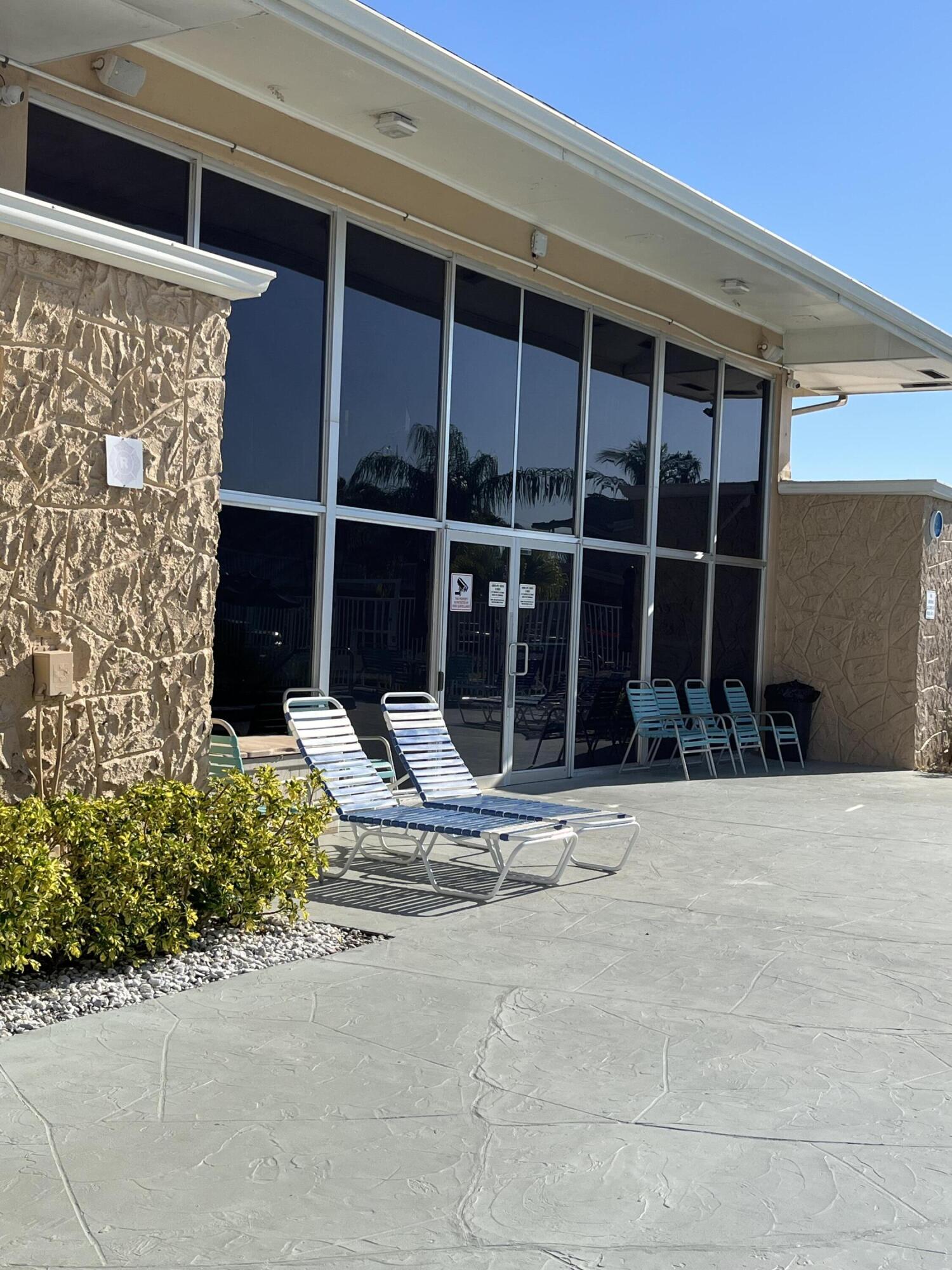 VILLAGE ROYALE - Residential