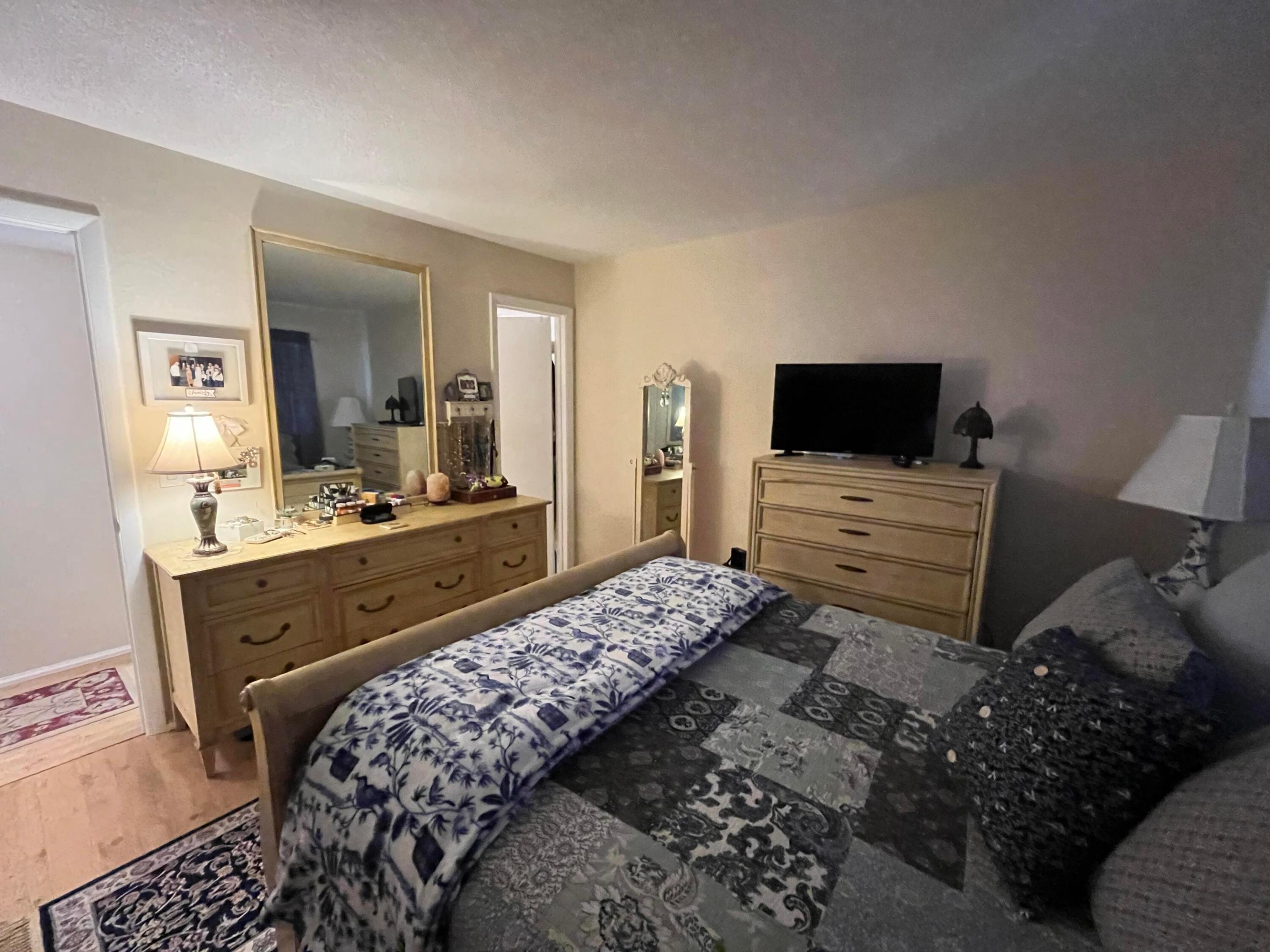 VILLAGE ROYALE - Residential