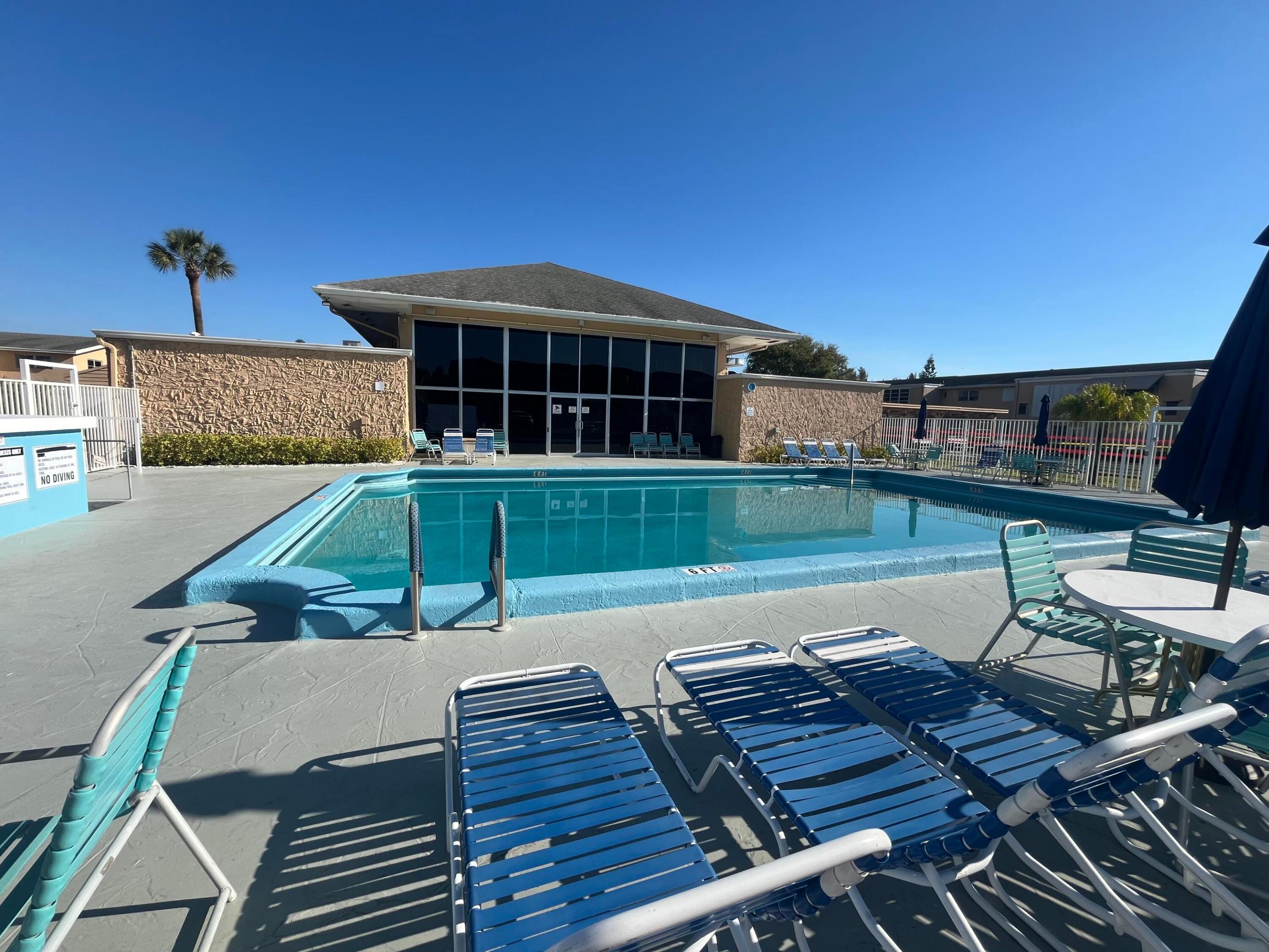 VILLAGE ROYALE - Residential