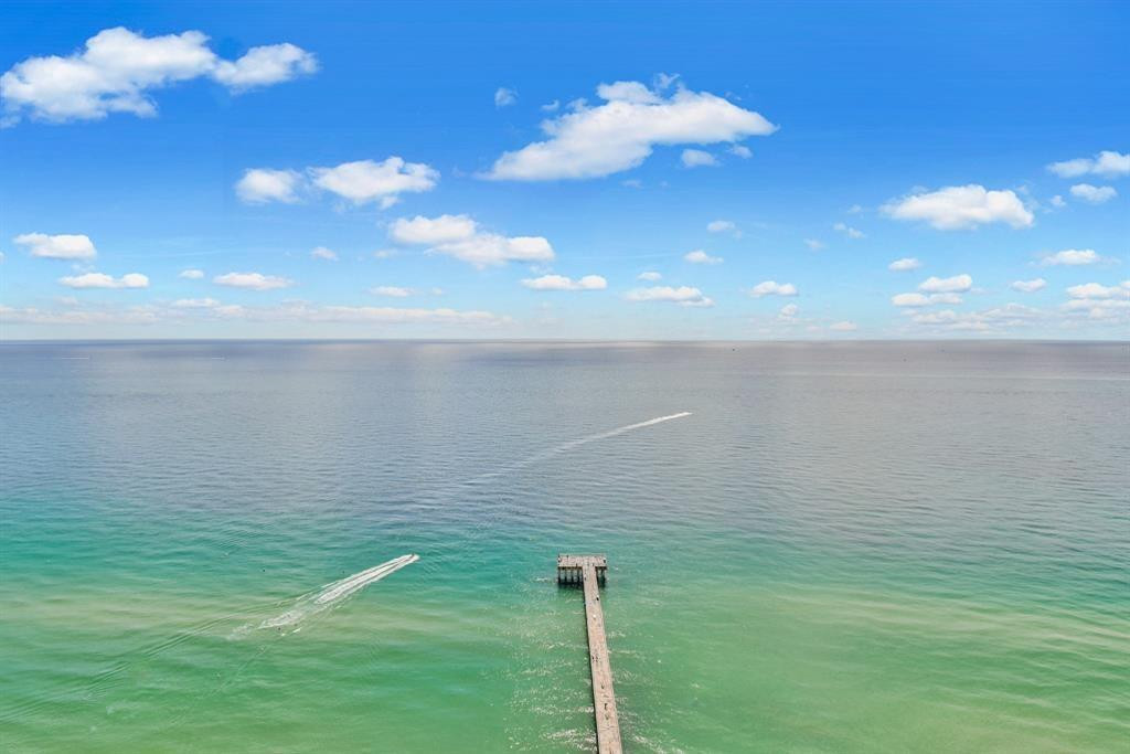 La Perla - Residential