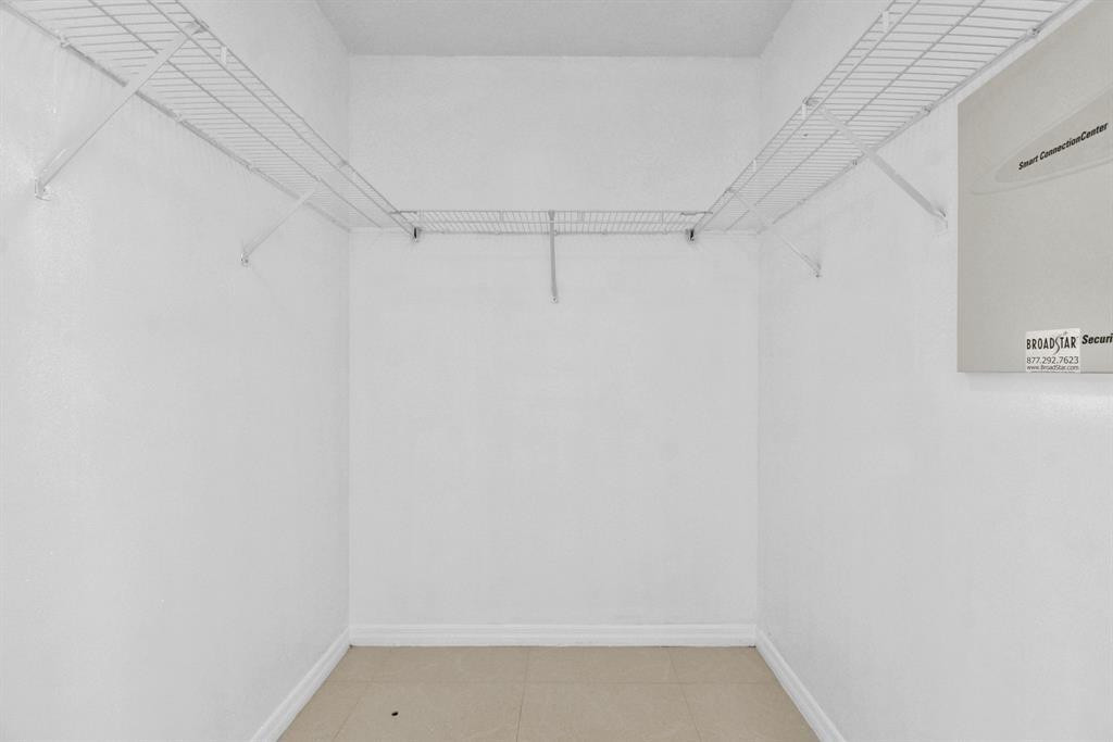 La Perla - Residential