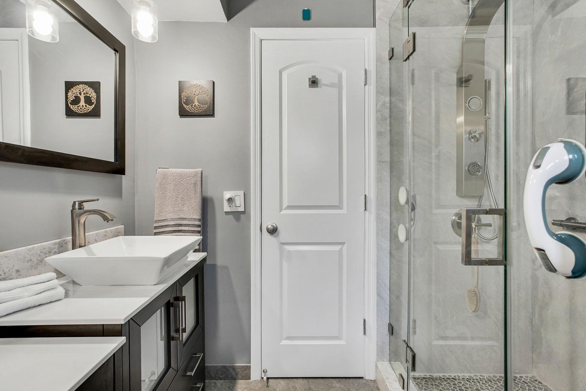 DARLINGTON MANOR - Residential