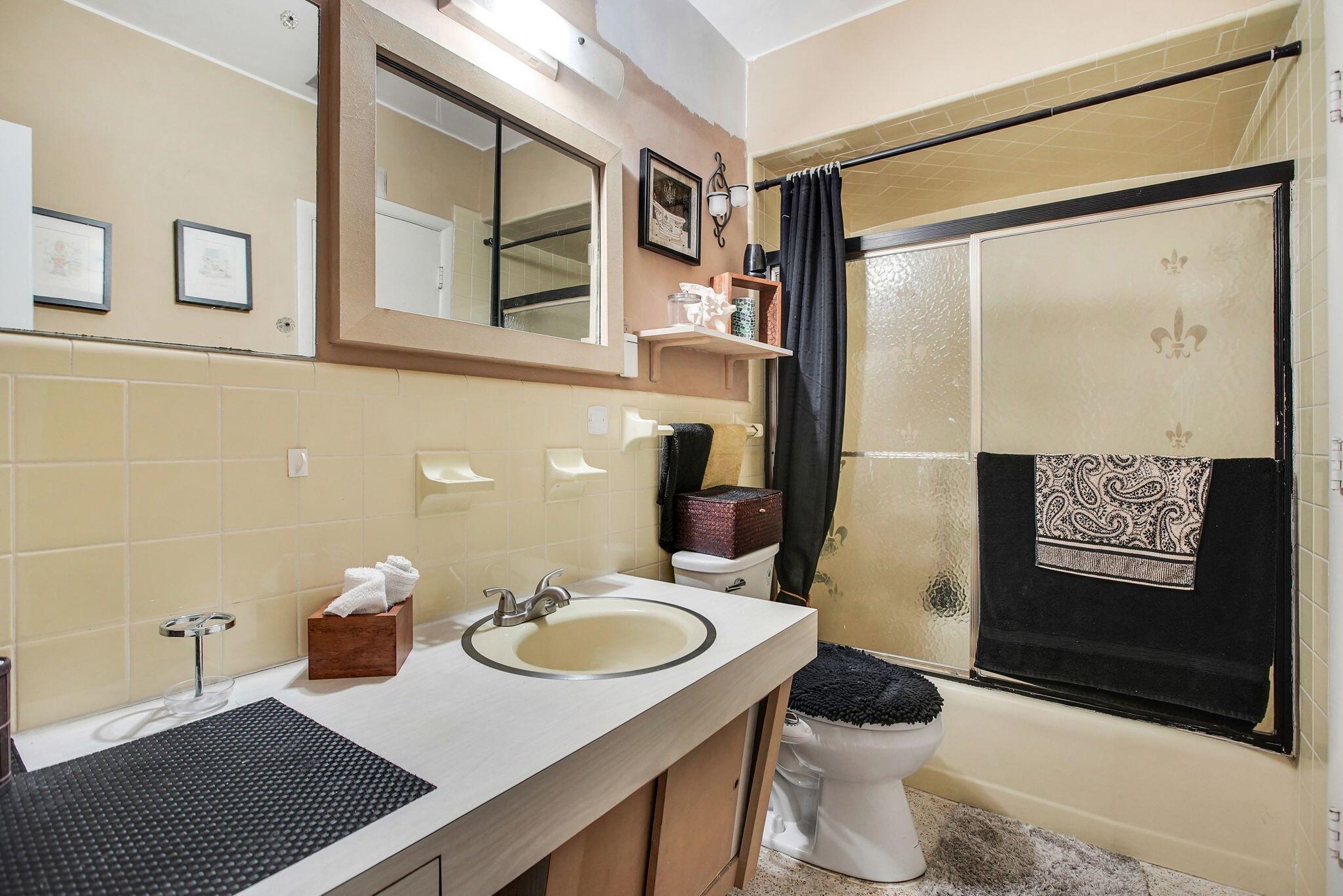 DARLINGTON MANOR - Residential