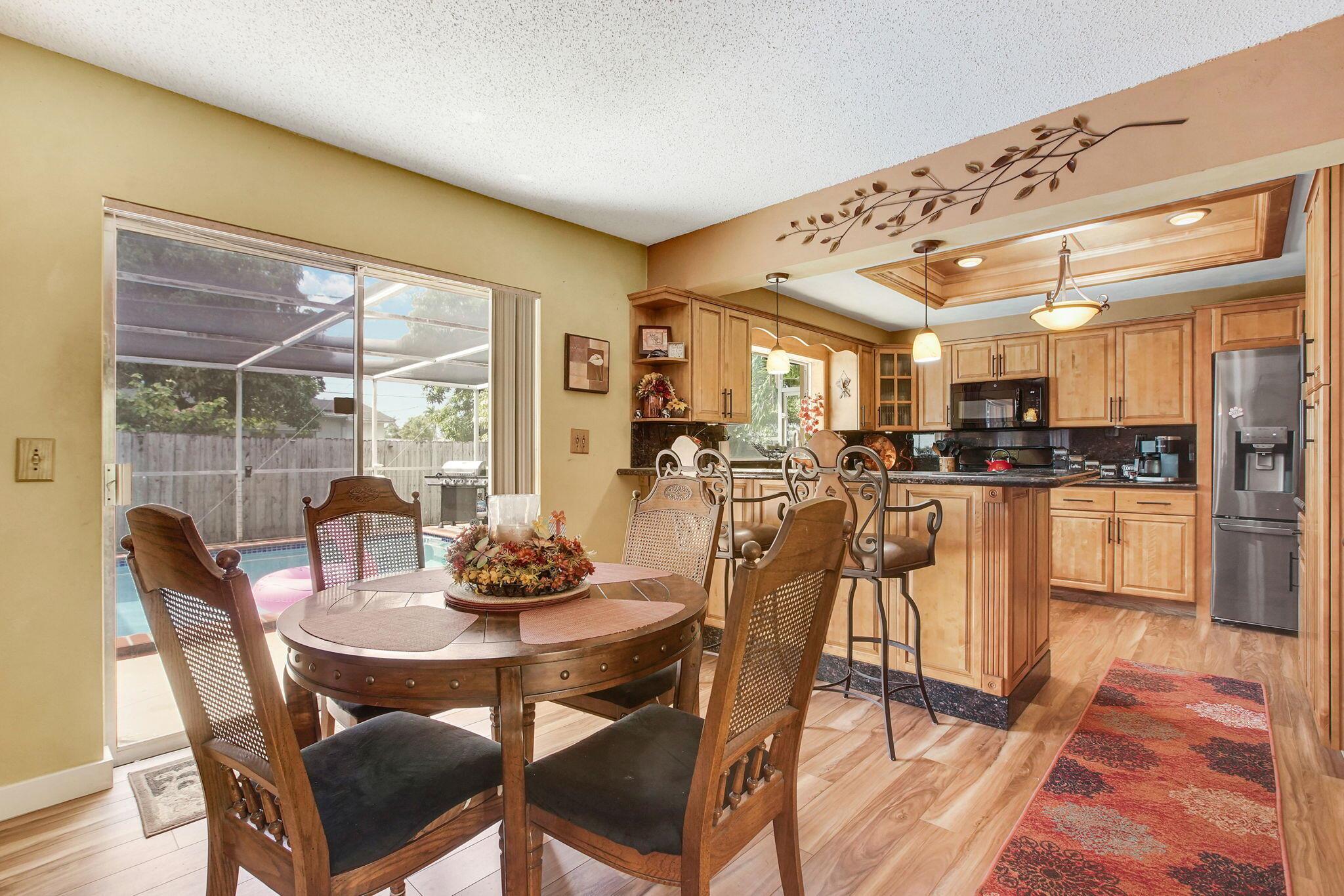 5650 SW 91 Avenue, Miami, FL, 33173/$950,000 4 5650 SW 91 Avenue
