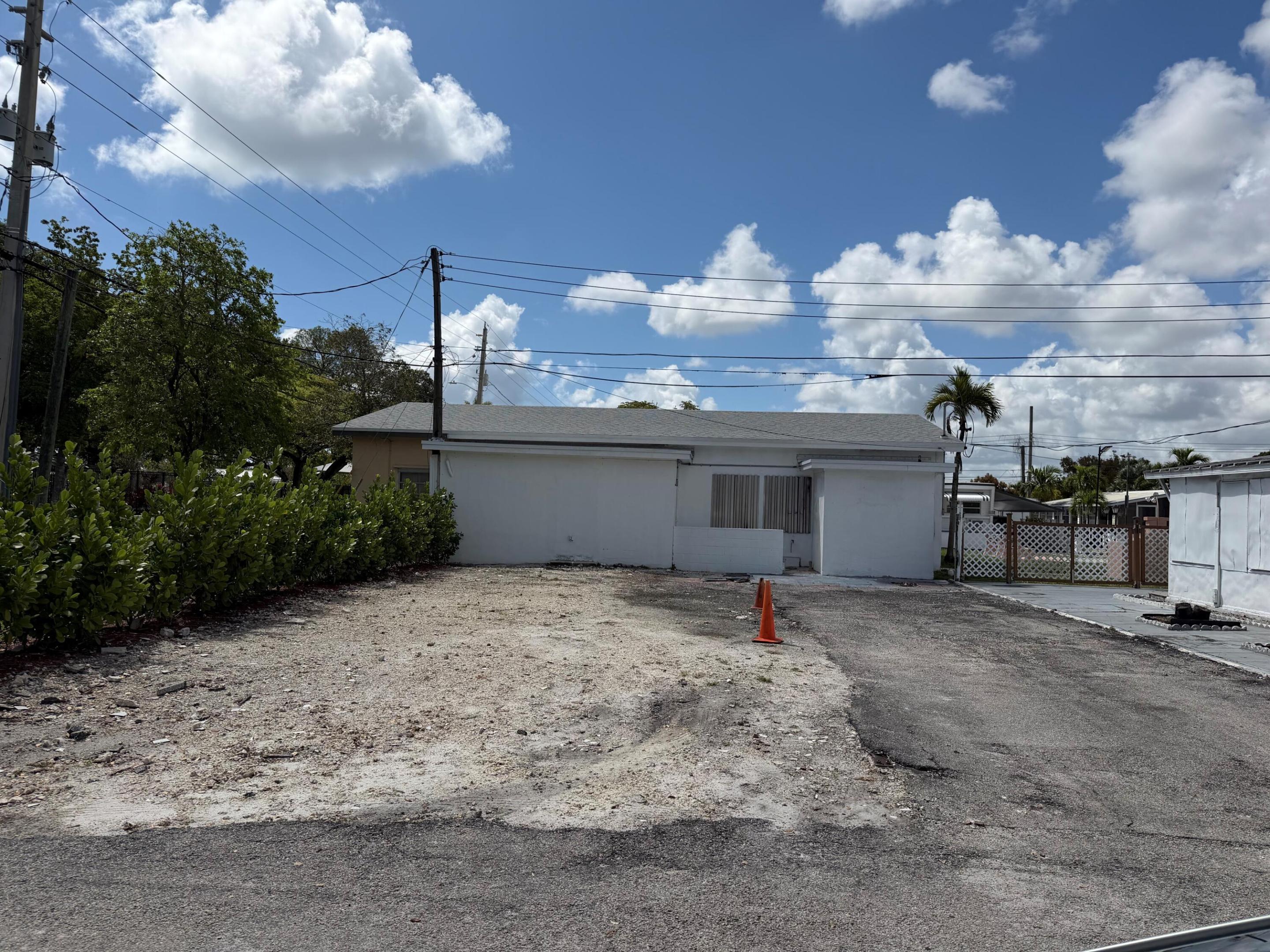 HALLANDALE TRAILER ESTATES INC - Land