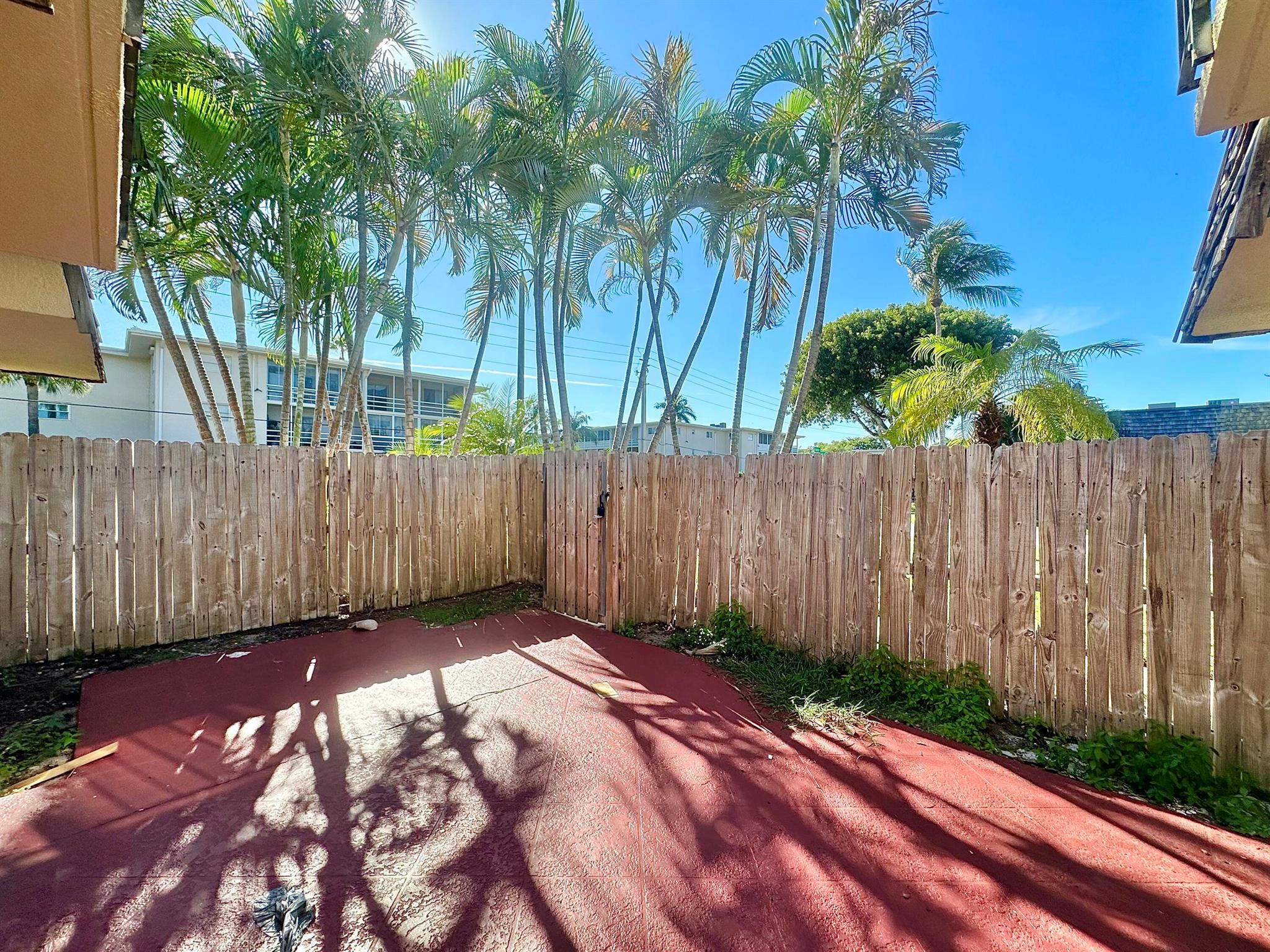 LAKEWOOD OF PALM SPRINGS - Residential Lease