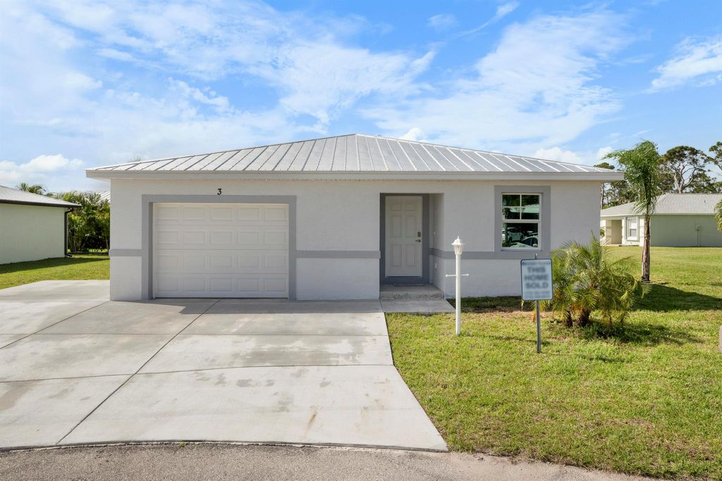 Photo of 11 Villa Del Norte, Fort Pierce, FL 34951 (MLS # R11138636)