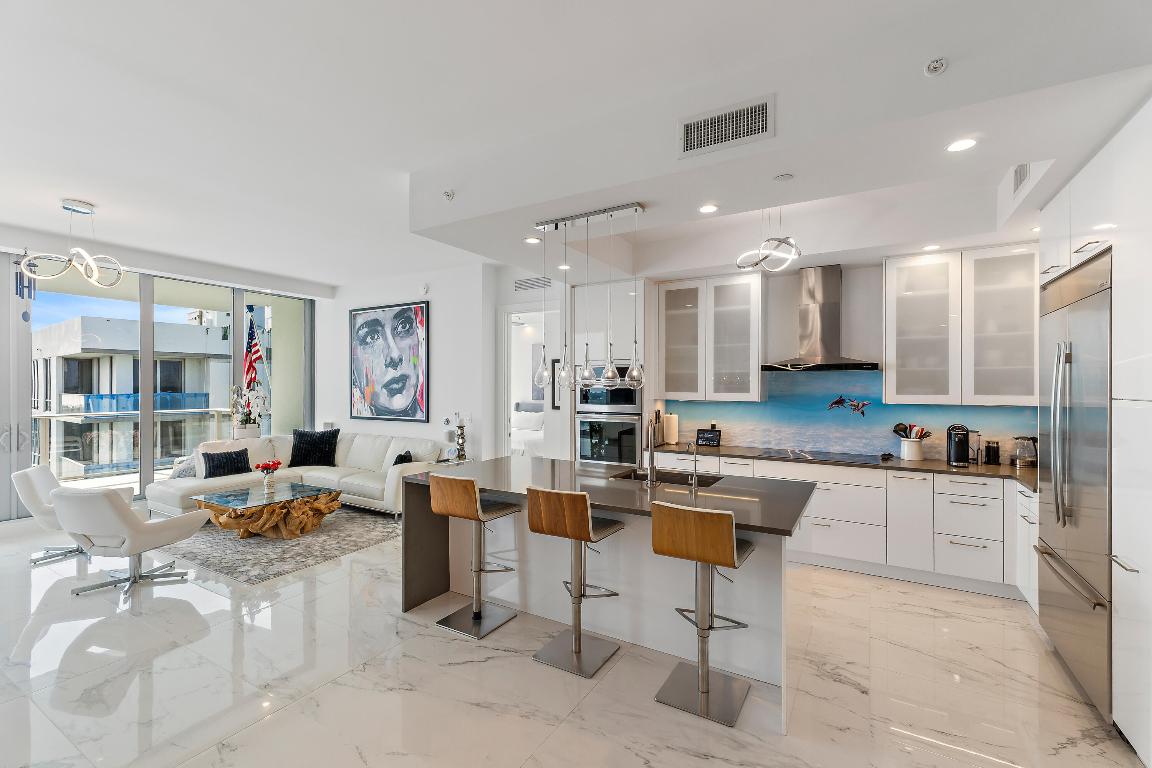 1 Water Club Way Ph 2204