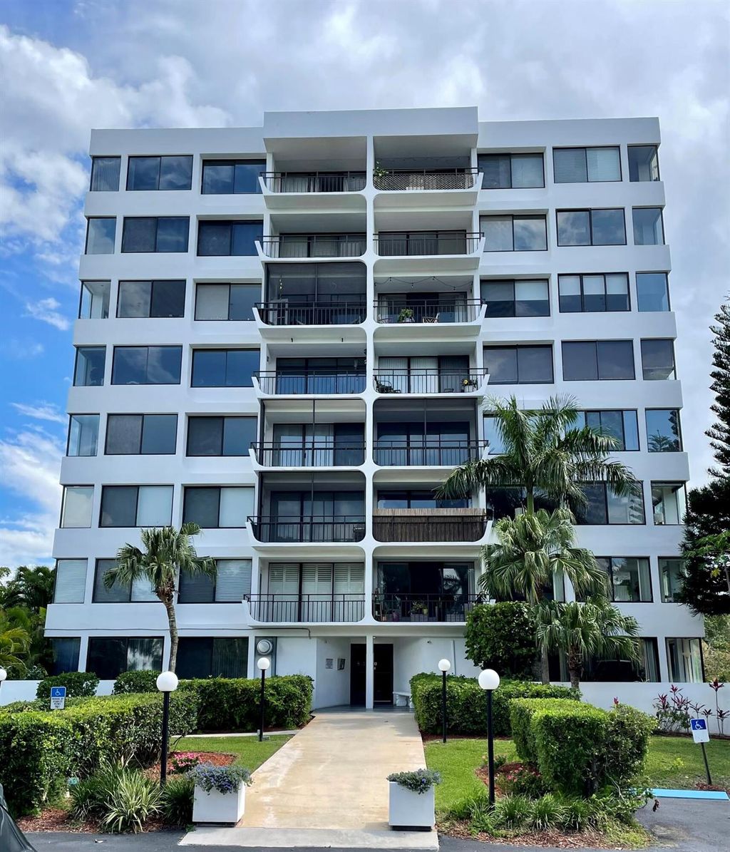 Photo of 1500 Presidential Way #703, West Palm Beach, FL 33401 (MLS # R10896402)