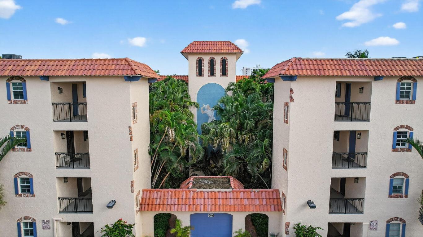 TENNIS CLUB LENGLEN CONDO (Lauderdale Tennis Club) - Residential