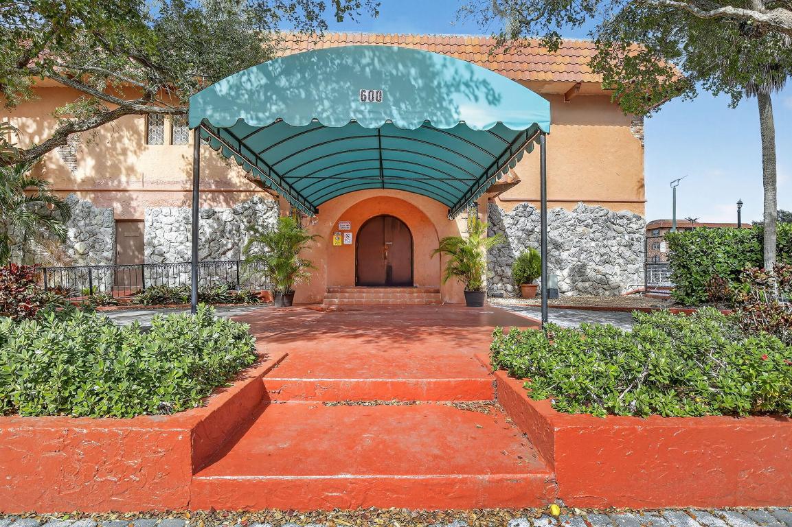 TENNIS CLUB LENGLEN CONDO (Lauderdale Tennis Club) - Residential