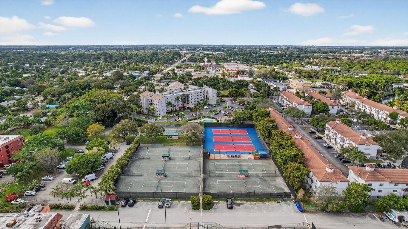 TENNIS CLUB LENGLEN CONDO (Lauderdale Tennis Club) - Residential