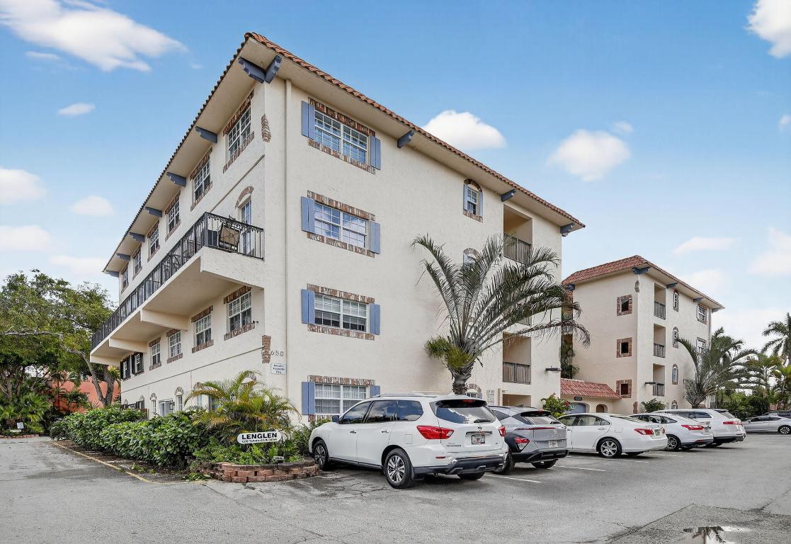 TENNIS CLUB LENGLEN CONDO (Lauderdale Tennis Club) - Residential