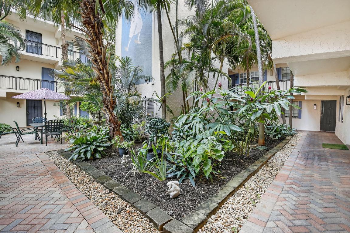 TENNIS CLUB LENGLEN CONDO (Lauderdale Tennis Club) - Residential