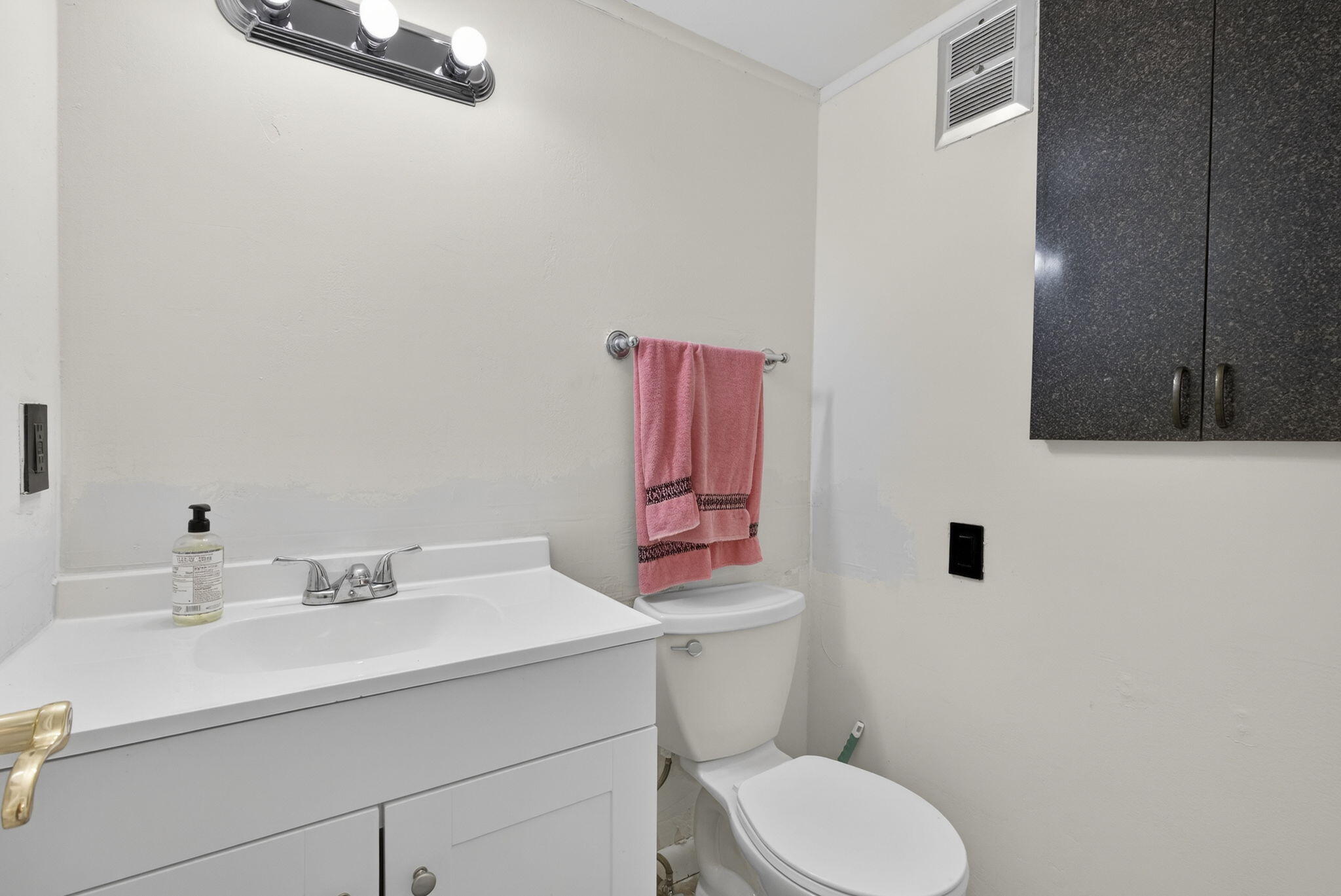 CENTURY VILLAGE HASTINGS CONDOS - Residential