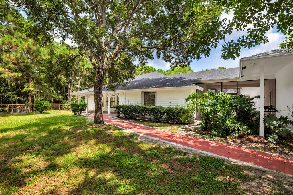 Photo of 14024 Wind Flower Drive, Palm Beach Gardens, FL 33418 (MLS # B26065736)