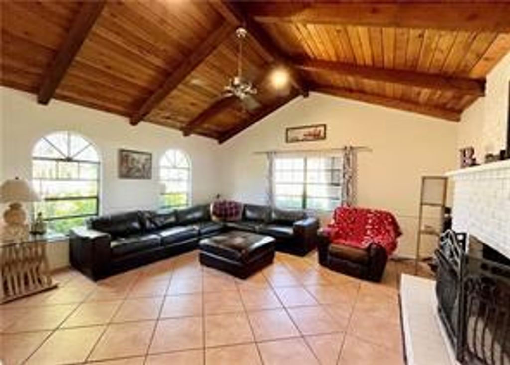 Photo of 3329 10th Street SW, Vero Beach, FL 32968 (MLS # R11166104)