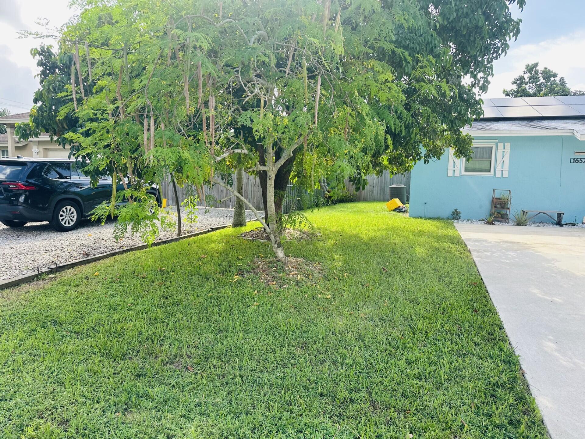 1657 MAGNOLIA Lane