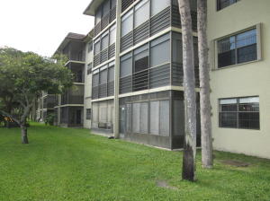 GOLDEN LAKES VILLAGE - Residential