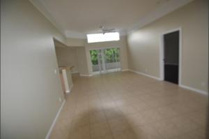 NORTH PALM BEACH HEIGHTS - Residential Lease