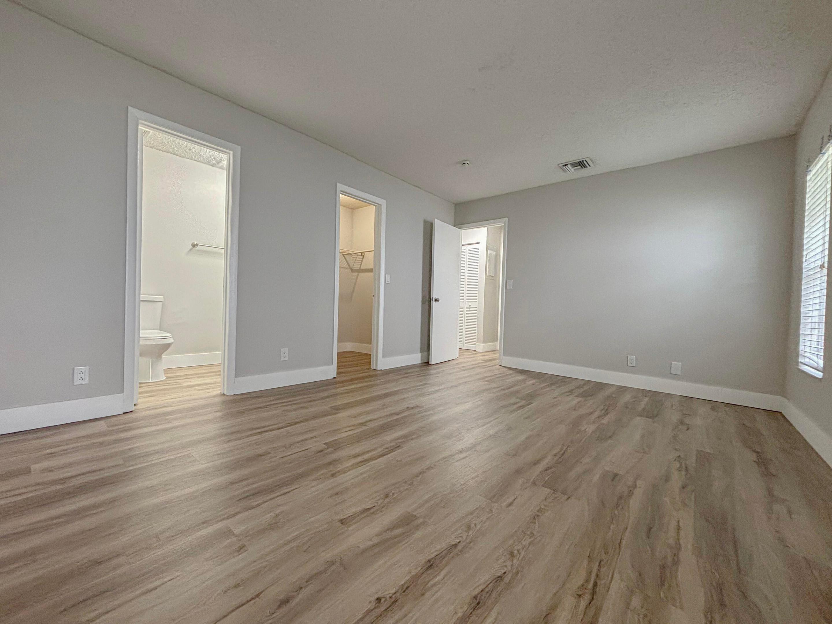 CASTLEWOOD - Residential Lease