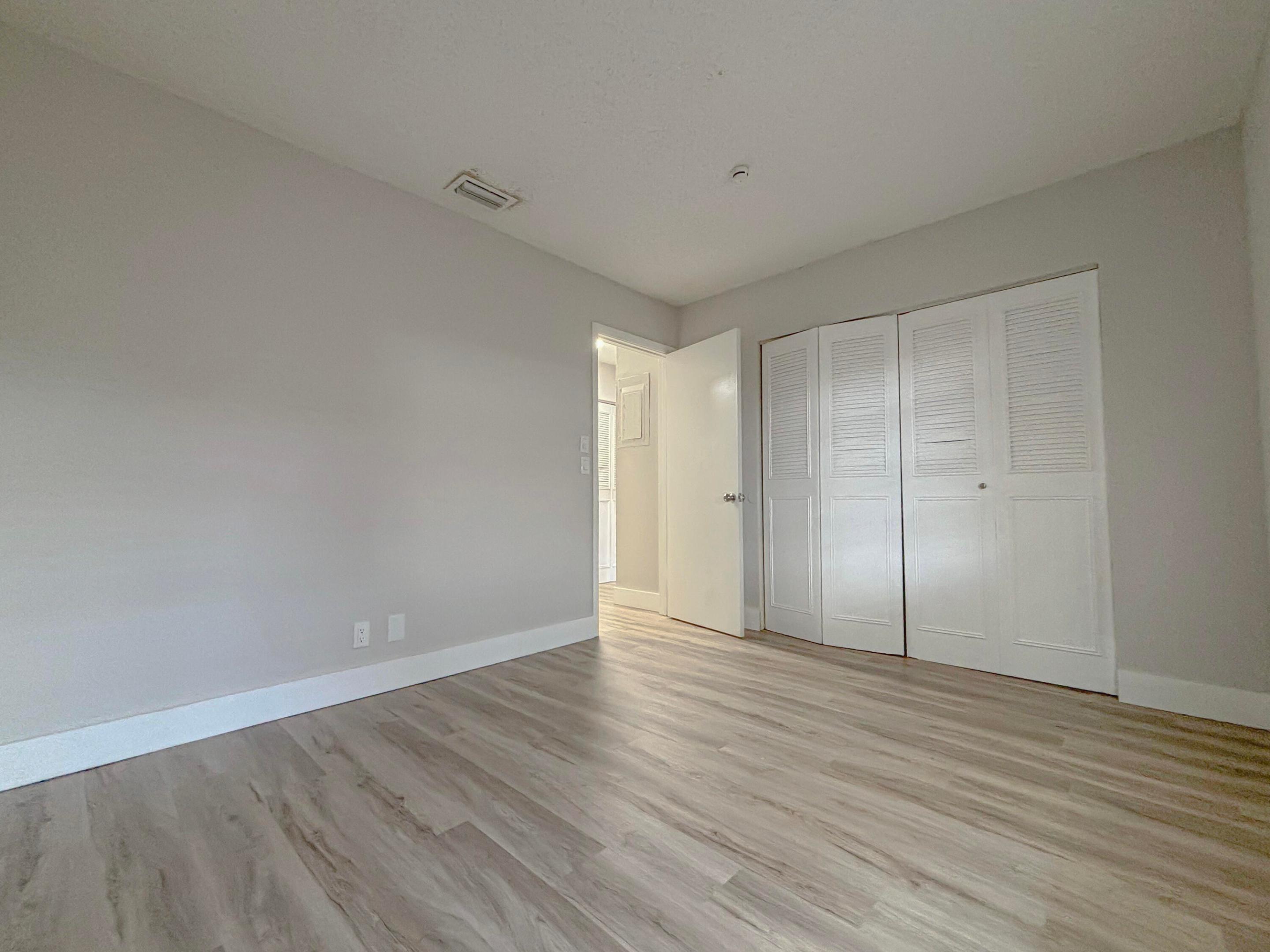 CASTLEWOOD - Residential Lease